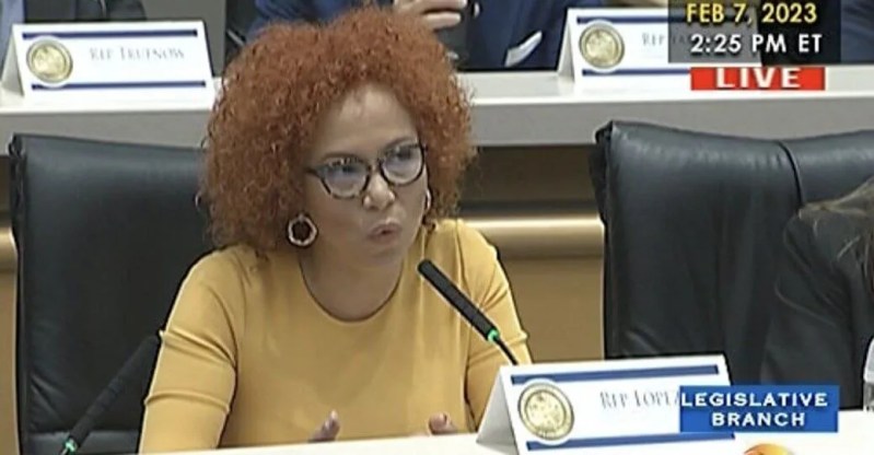 Johanna - Lopez - arms