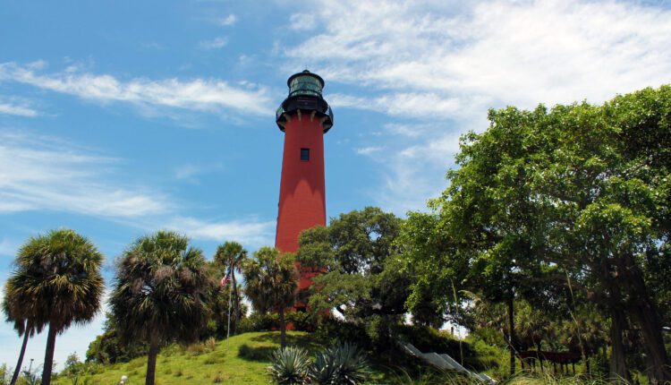 The fascinating stories behind 6 Florida lighthouses